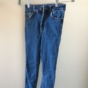 Bershka high waisted skinny jeans in classic blue.